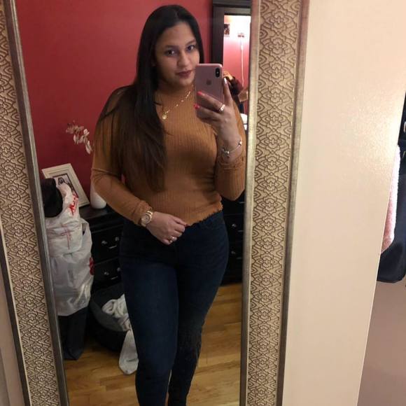 Profile Picture of Cindy Soto (@lalady1996) on Poshmark