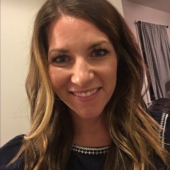 Profile Picture of Carly Burkdoll (@cb2305) on Poshmark