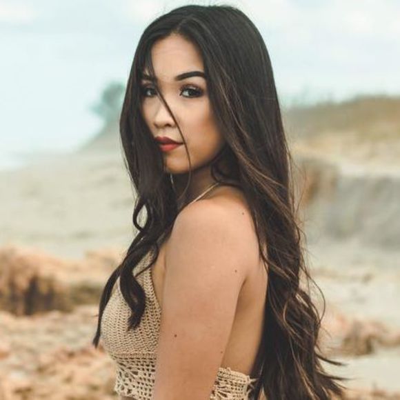 Profile Picture of Christine Buonadonna (@christine_du) on Poshmark