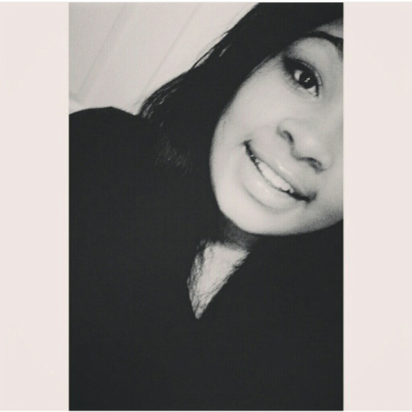 Profile Picture of Destiny Lubsey (@desqueen15) on Poshmark