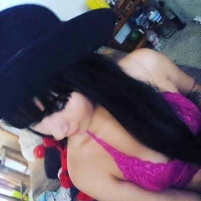 Profile Picture of Stephanie Matts (@MattsStephanie) on Twitter