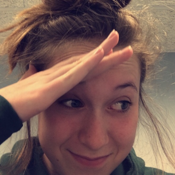 Profile Picture of Sammy Streeter (@sammystreeter19) on Poshmark