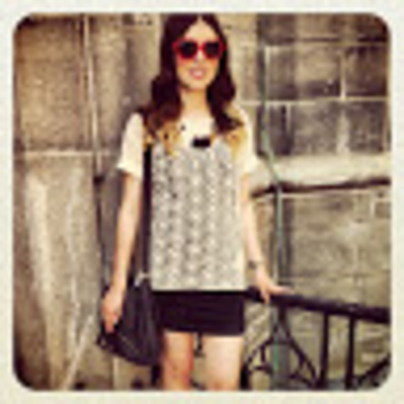 Profile Picture of Cara Simioni (@carasimioni) on Poshmark