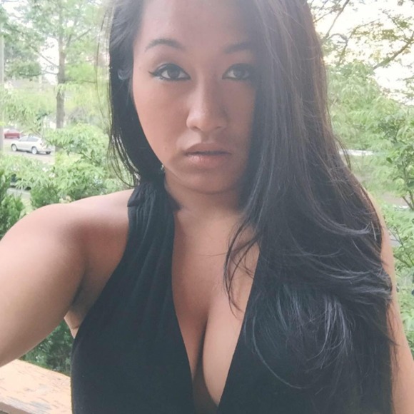 Profile Picture of Silah Mae tarroza (@sellybae1996) on Poshmark