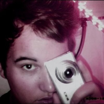 Profile Picture of Robin Born (@littlespoonxD) on Twitter