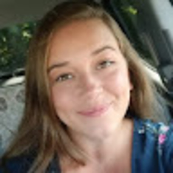 Profile Picture of Arielle Steele (@ansteelex3) on Poshmark