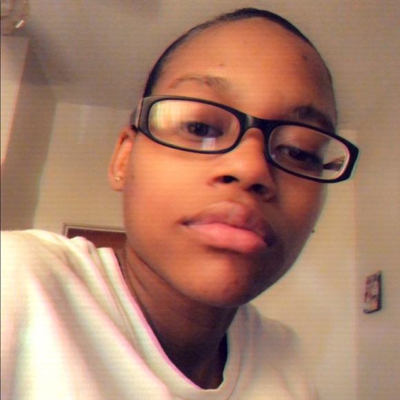 Profile Picture of Kayla Dunbar (@fwkaye99) on Poshmark