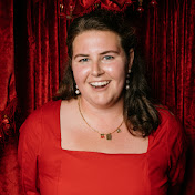 Profile Picture of Lucy Porter (@justLucyPorter) on Youtube