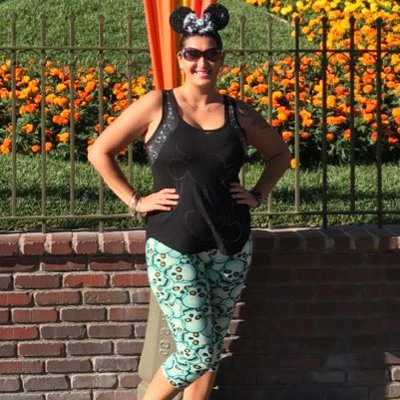 Profile Picture of LuLaRoe-Janet Blanks (@YoHoLuLaRoe) on Twitter