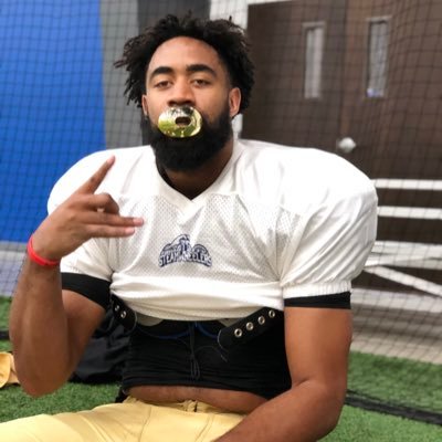 Profile Picture of Chris Robb Jr. (@CRobb15) on Twitter