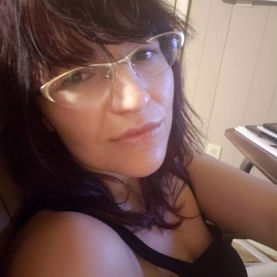 Profile Picture of Sera James (@SeraTheWriter) on Twitter