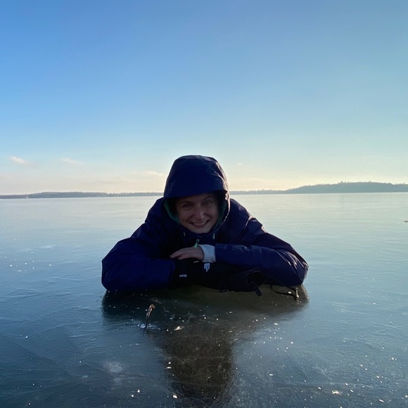 Profile Picture of Avery Vogen (@averyvogen) on Poshmark