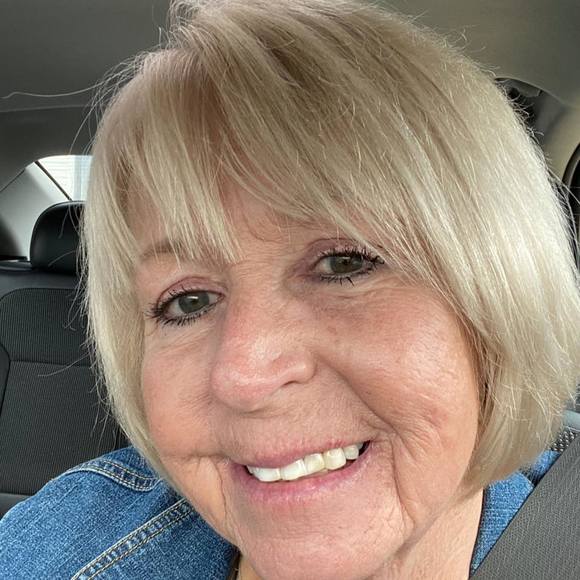 Profile Picture of Phyllis Welch rogers (@pgrogers0127) on Poshmark