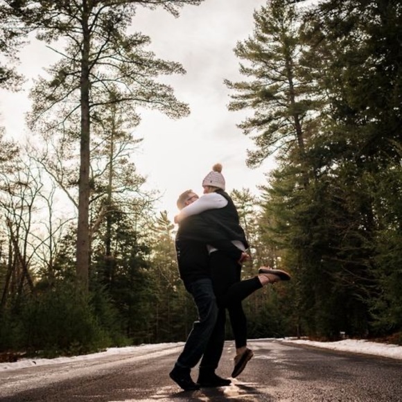 Profile Picture of Janelle Moser (@jemoser95) on Poshmark