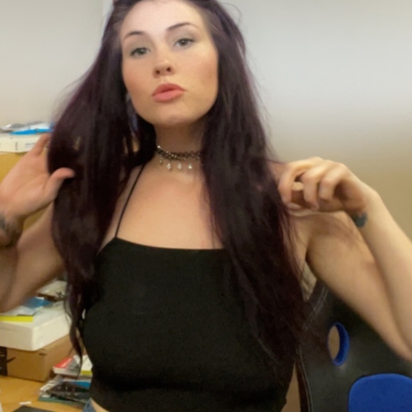 Profile Picture of Destiny Bixel (@sluttybubbles) on Poshmark