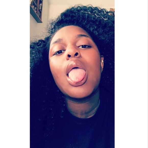 Erica Rowsey - Poshmark Profile Picture of Erica Rowsey (@shelitty_) on Poshmark
