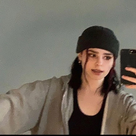 Profile Picture of Raya Capel (@rayalc) on Poshmark