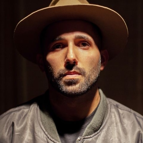 Profile Picture of Ivan Orama (@ivanorama) on Poshmark