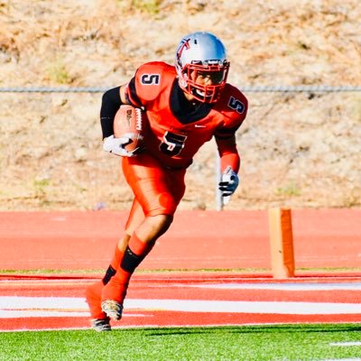 Profile Picture of Da’Marion Williams  🏈 🔥 (@Dee_Willams_5) on Twitter