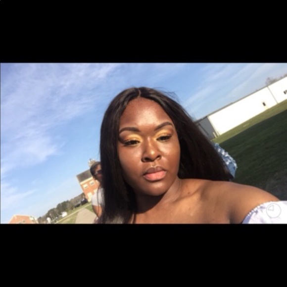 Profile Picture of Amanda Brittingham (@amandaebritt) on Poshmark