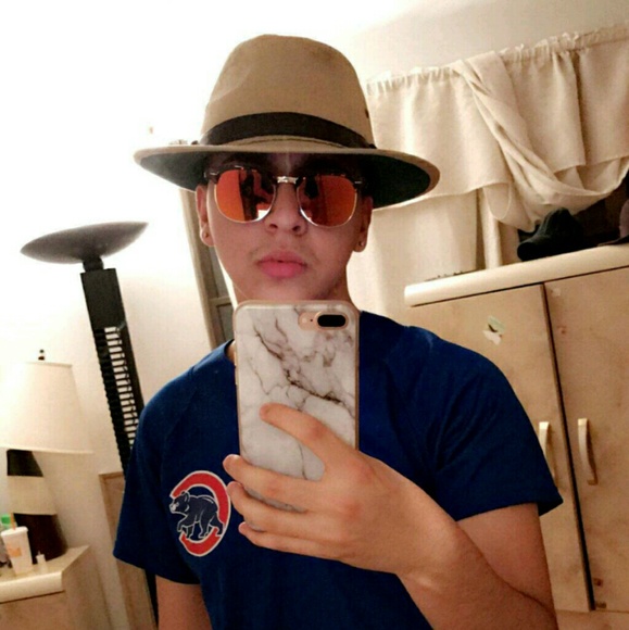 Profile Picture of Ivan Mora (@icuh11) on Poshmark