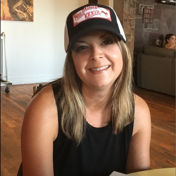Profile Picture of Joanie Engelbrecht (@theengelbrechts) on Poshmark