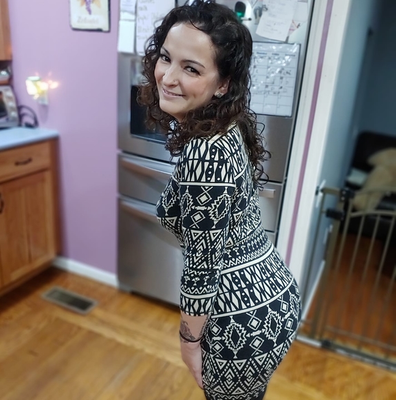 Profile Picture of Rhiana Lausell (@rhianalausell) on Poshmark