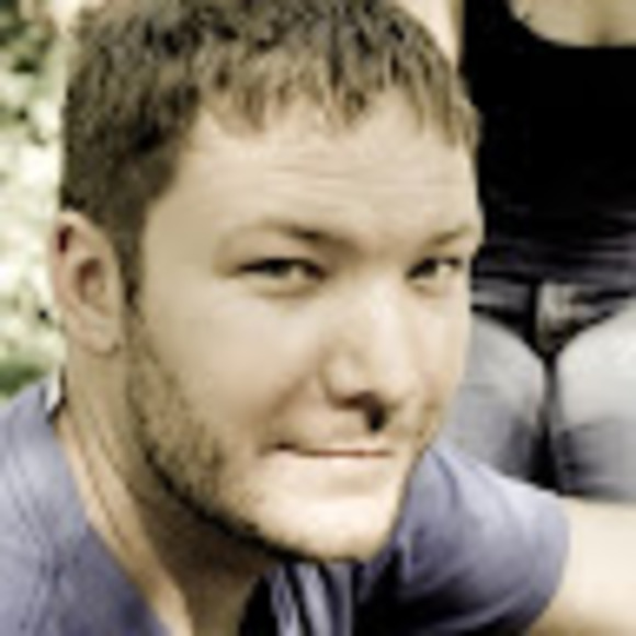 Profile Picture of Chris Warrington (@cewarrington) on Poshmark