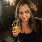 Profile Picture of Jennie Richards (@jennieee1990) on Instagram