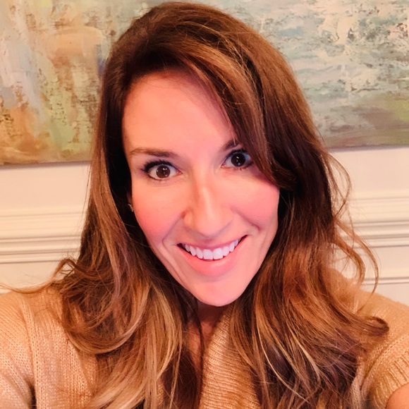 Profile Picture of Meredith Nodland (@nodlandm) on Poshmark