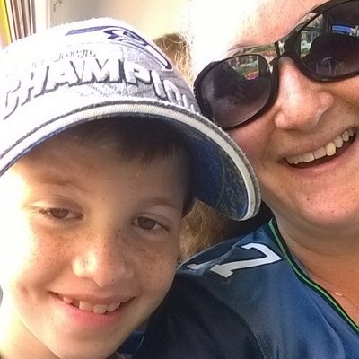 Profile Picture of April Laughlin (@aprillaughlin2) on Twitter