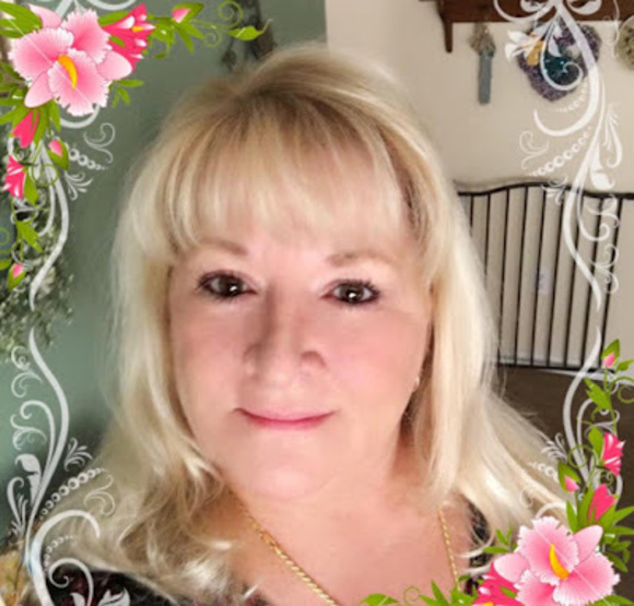 Profile Picture of Delena Johnson (@ddj1717) on Poshmark