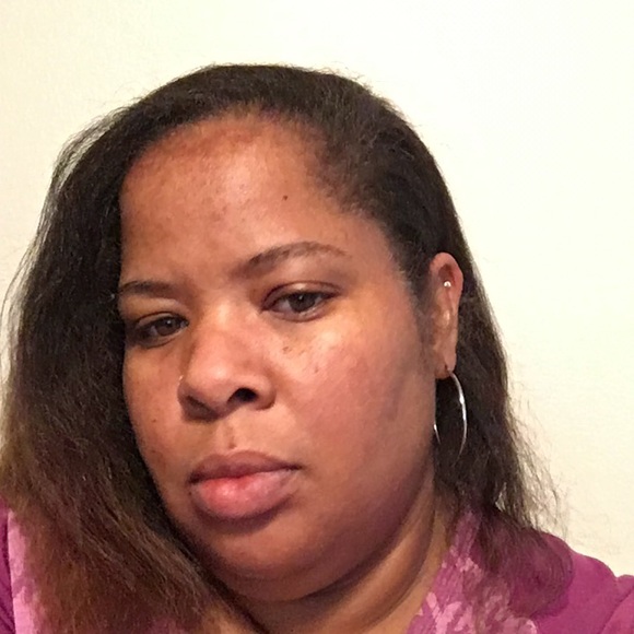 Profile Picture of Shaye Brewer (@shayla121) on Poshmark