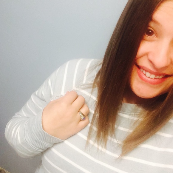 Profile Picture of Amber Willette (@amberlynn_15) on Poshmark