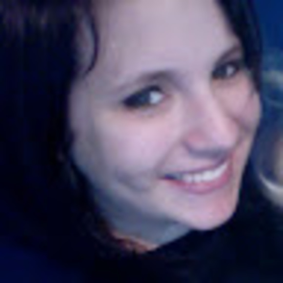 Profile Picture of Danielle Mcadams (@danilynn09) on Poshmark