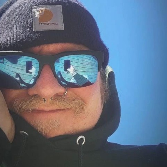 Profile Picture of Joshua Snow (@joshsno) on Poshmark