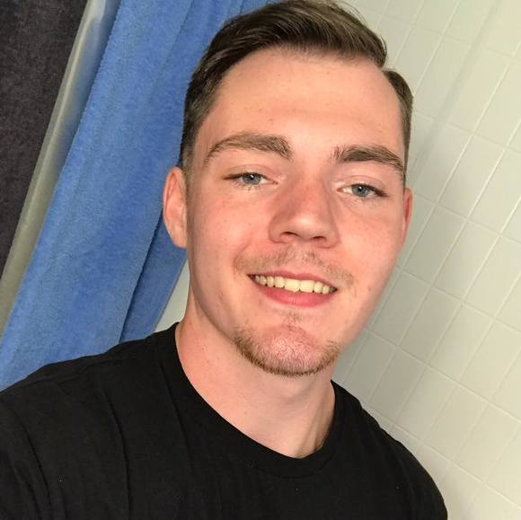 Profile Picture of Dustin Comstock (@dustincomstock) on Poshmark