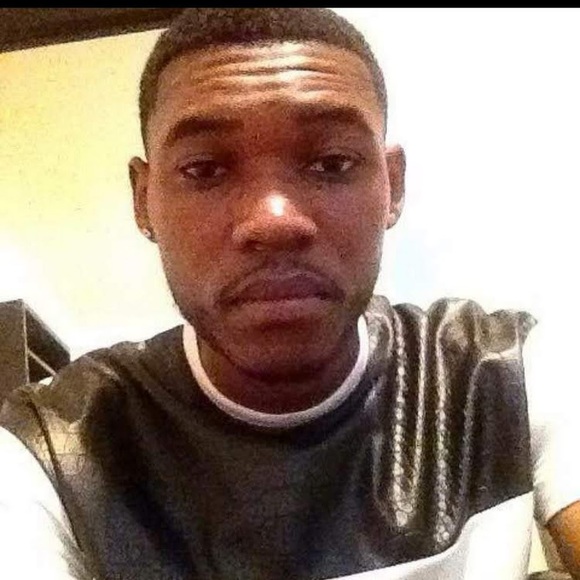 Profile Picture of Tyler Minter jr (@tylerminter17) on Poshmark
