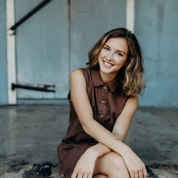 Profile Picture of Jenna Fagen (@jennafagen) on Poshmark