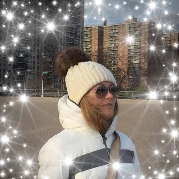 Profile Picture of Kateryna Kalinichenko (@kkalinichenko) on Poshmark