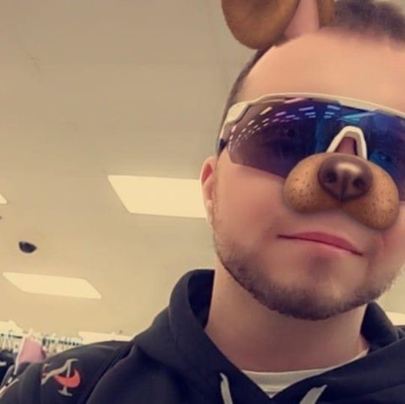 Profile Picture of James Shaulis (@jamesshaulis) on Poshmark