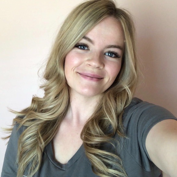 Profile Picture of Erica Schramm (@ericaschramm13) on Poshmark