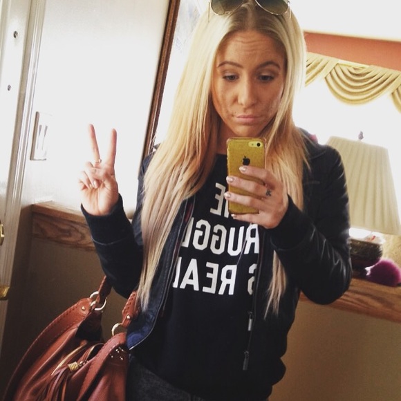 Profile Picture of Patty Papuga (@pattycakessss23) on Poshmark