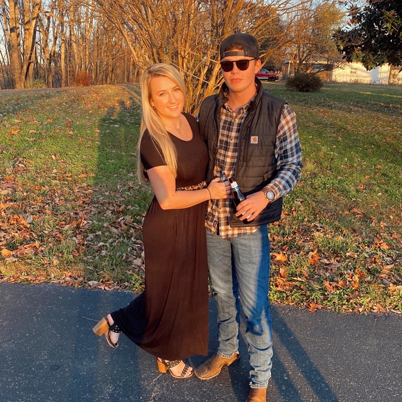 Profile Picture of Riley Pedigo (@riileyroo) on Poshmark