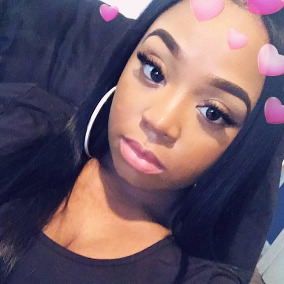 Profile Picture of Jasmine Singleton (@jasminesingleto) on Poshmark