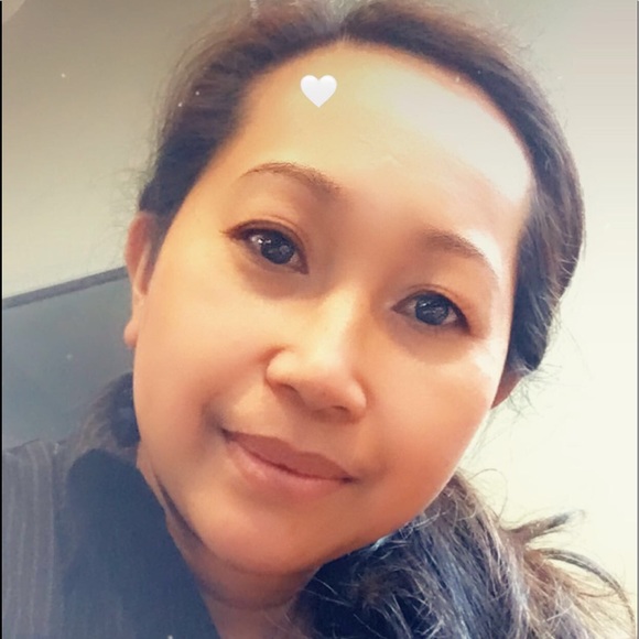 Profile Picture of May Gantala (@mayflor33) on Poshmark