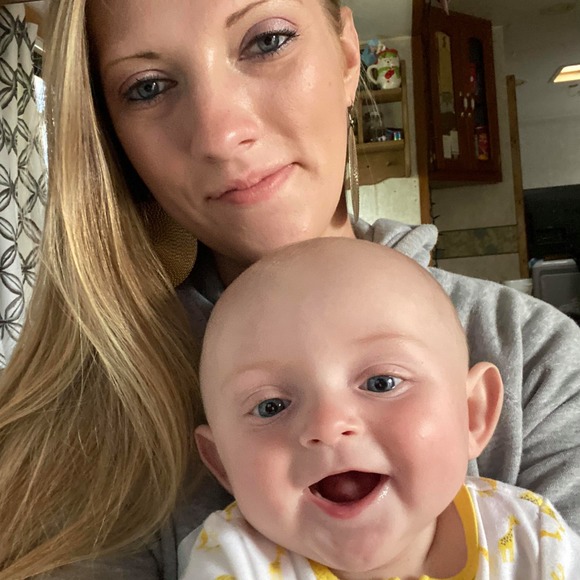 Brittany Bragdon - Poshmark Profile Picture of Brittany Bragdon (@hottblondie2008) on Poshmark