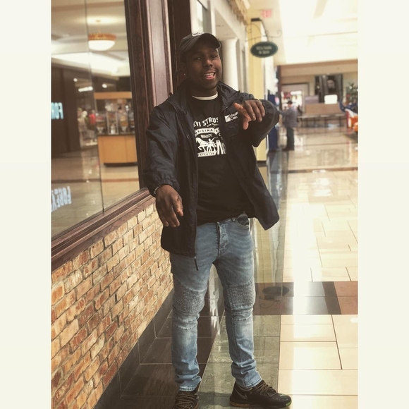 Profile Picture of Steven Dudley (@legendboy24) on Poshmark