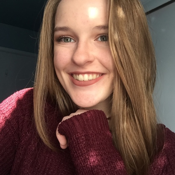 Profile Picture of Samantha Tomasi (@tomasi_samantha) on Poshmark