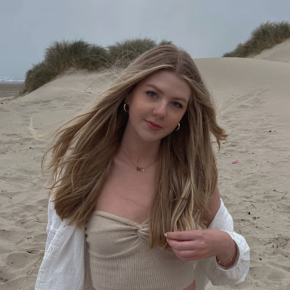 Profile Picture of Alexa Zitterkopf (@alexaa514) on Poshmark